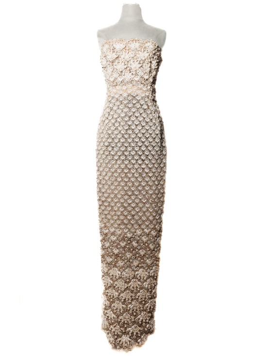 Oscar de la Renta Dresses & Skirts - OSCAR DE LA RENTA  Pearl Embroidered Scallop Gown XS size 2/4